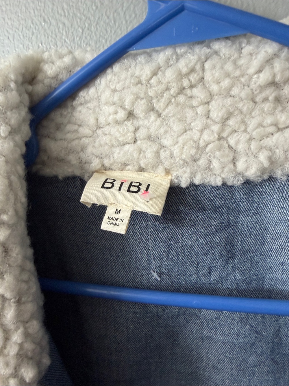BiBi women's blue denim jacket cream sherpa-lined collar, white sherpa panels - Picture 3 of 6